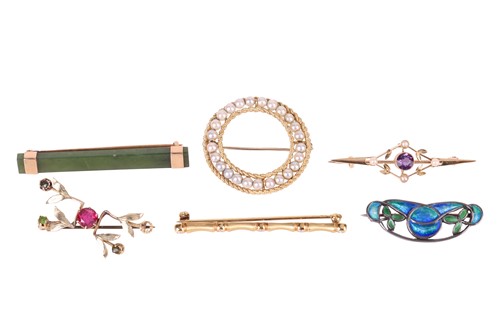 Lot 77 - A collection of six brooches; to include a...