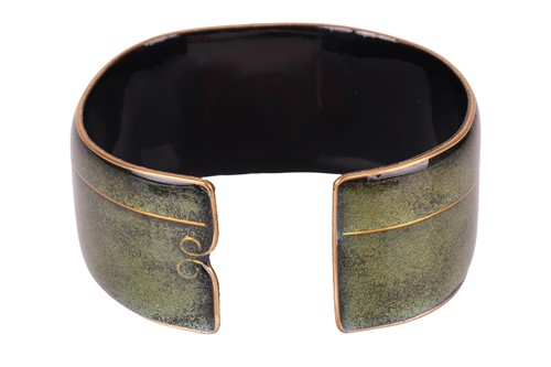 Lot 120 - A collection of jewellery, to include a ring...
