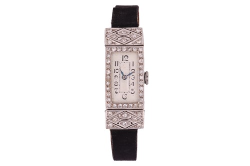Lot 262 - An Art Deco diamond-set platinum cocktail...