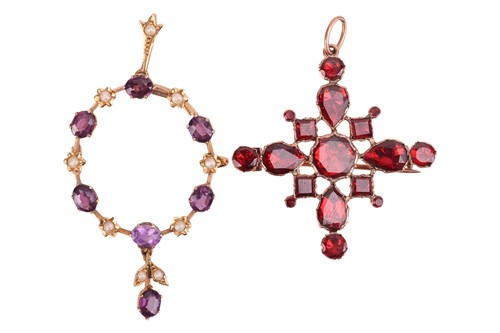 Lot 141 - An amethyst and seed pearl pendant, of foliate...