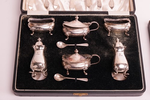 Lot 155 - A cased set of twelve late Victorian silver...