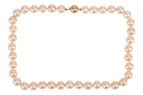 Lot 155 - A cultured pearl necklace with an 18ct gold...