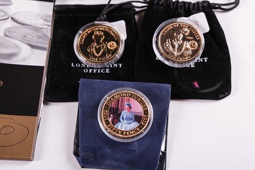 Lot 102 - A large group of commemorative coin sets, to...