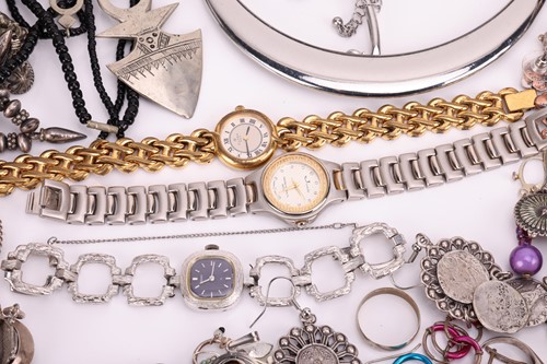 Lot 76 - A quantity of silver and costume jewellery; to...