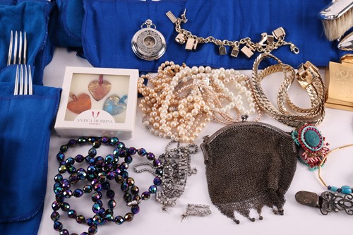 Lot 143 - A mixed group lot, to include a charm bracelet...