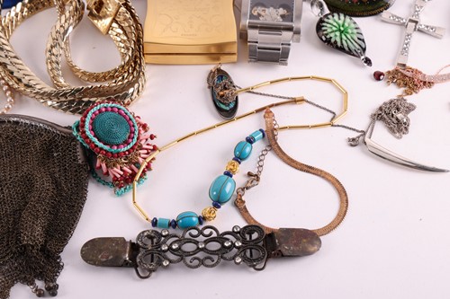 Lot 143 - A mixed group lot, to include a charm bracelet...