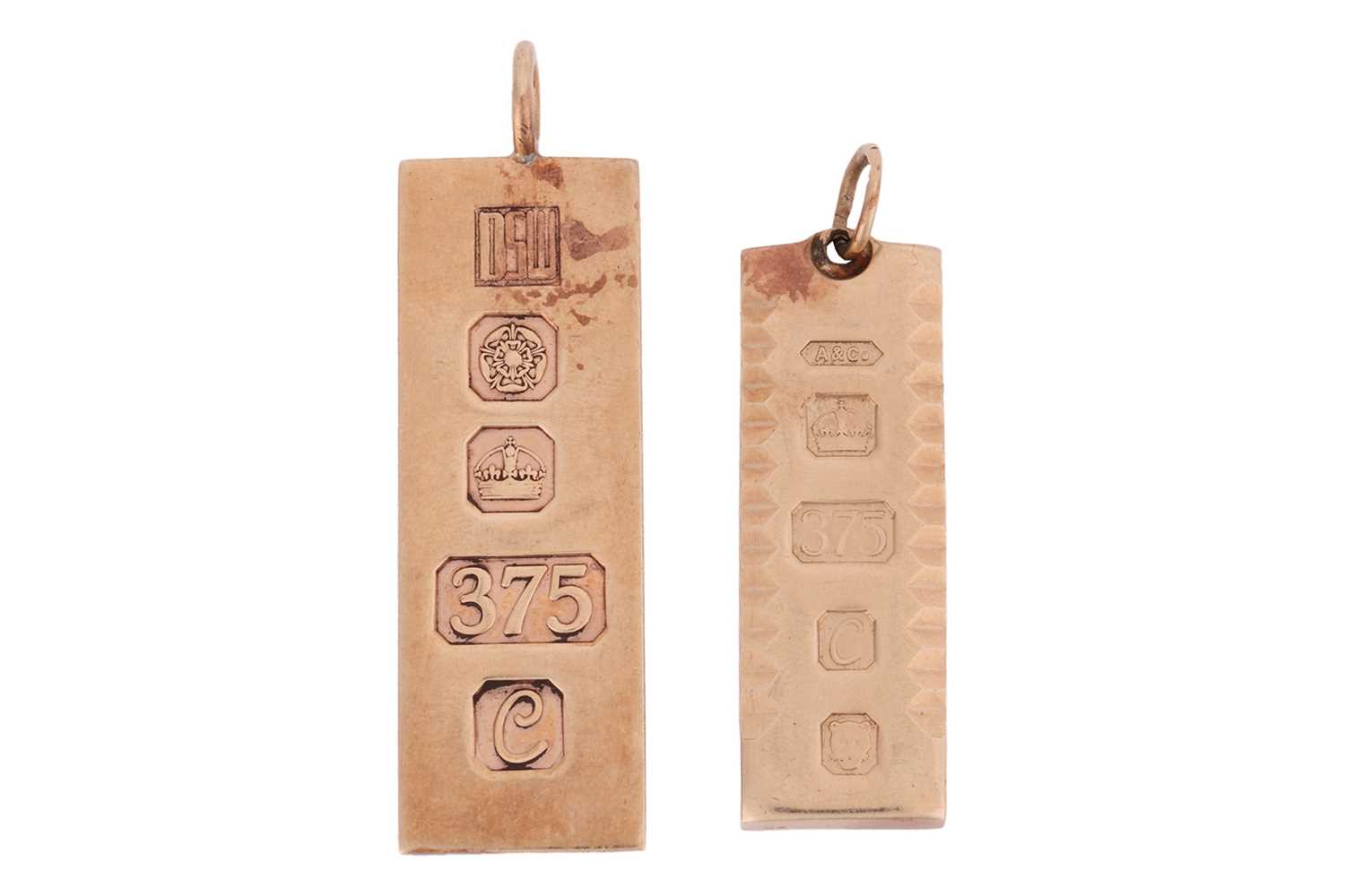 Lot 118 - Two 9ct gold ingot pendants; the first...