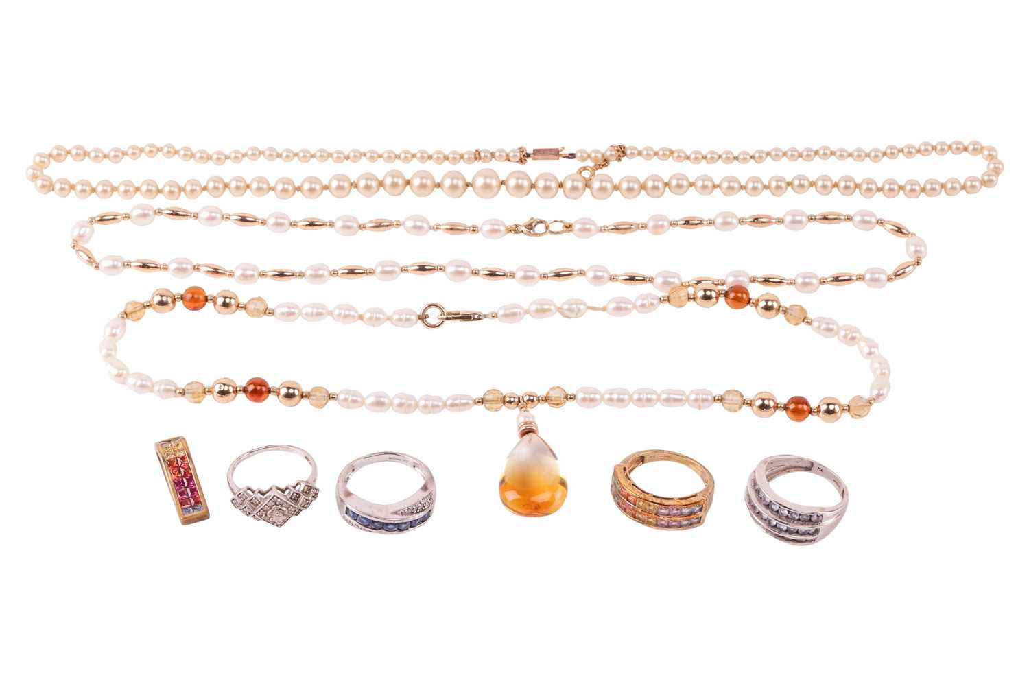 Lot 70 - A small group of gem-set jewellery items;...