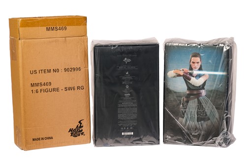 Lot 74 - A Star Wars Hot Toys Rey (Jedi Training) 1:6...