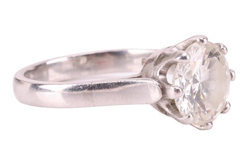 Lot 234 - A diamond solitaire ring of approximately...