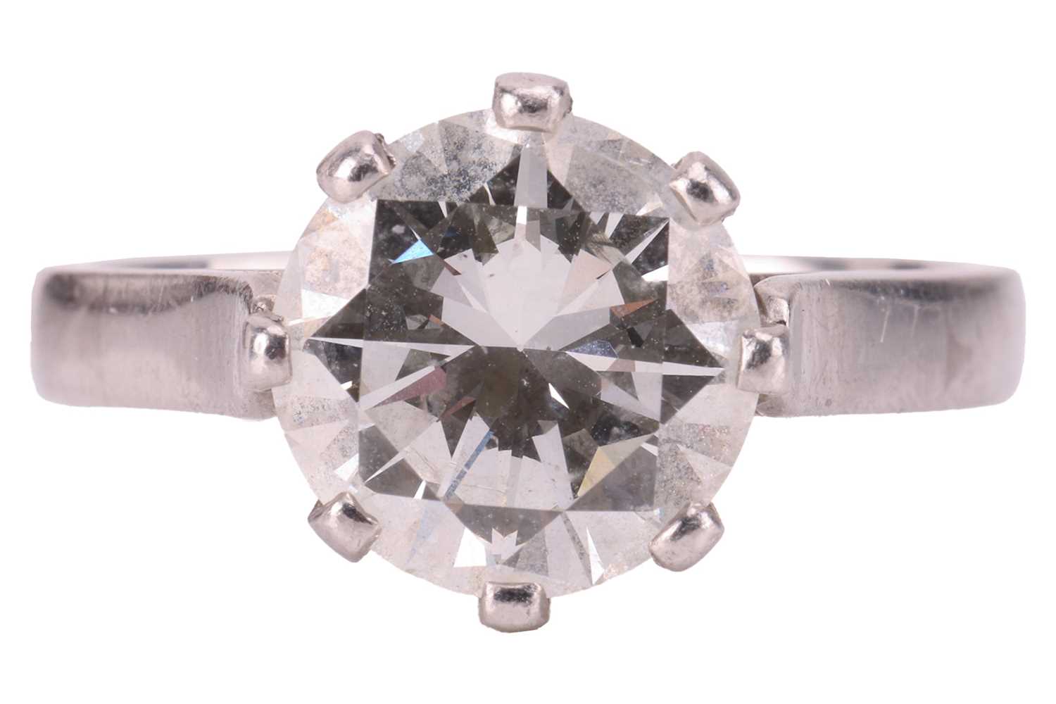 Lot 234 - A diamond solitaire ring of approximately...
