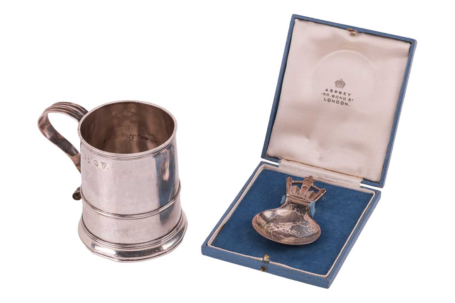 Lot 122 - A George II silver mug, Exeter 1723 by Philip...