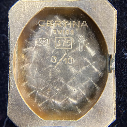 Lot 130 - A pair of watches, including a 9ct gold...