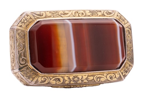Lot 299 - A Victorian agate-set silver gilt vinaigrette,...