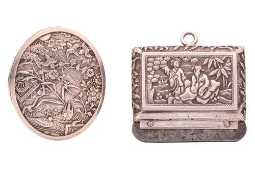 Lot 305 - A Chinese export tinder box and a Chinoiserie...