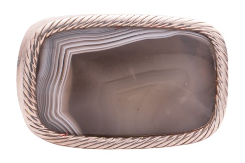 Lot 315 - An early 19th-century agate-set vinaigrette,...