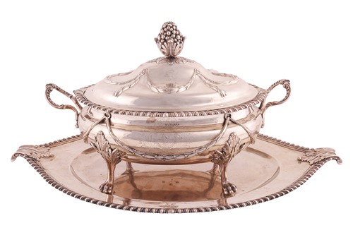 Lot 346 - A George III silver soup tureen, cover and...