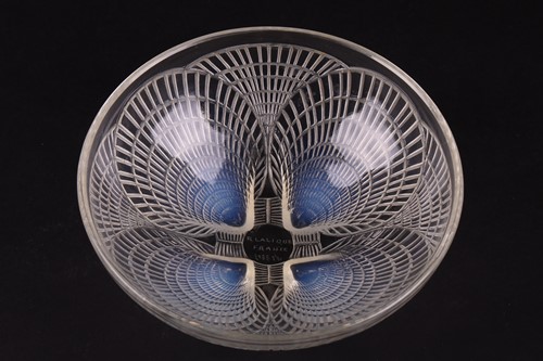 Lot 185 - A Lalique Coquilles bowl, 'R Lalique France',...