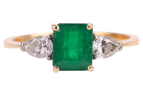 Lot 13 - An emerald and diamond trilogy ring, the...