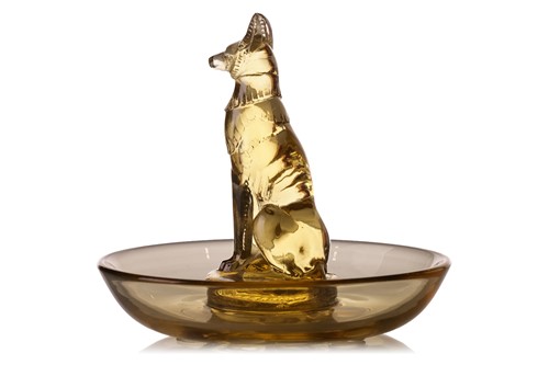 Lot 194 - Rene Lalique (1860-1945), a Chien amber glass...