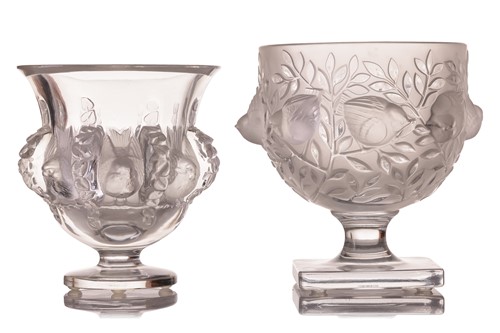 Lot 219 - A Lalique 'Elizabeth' pattern frosted glass...