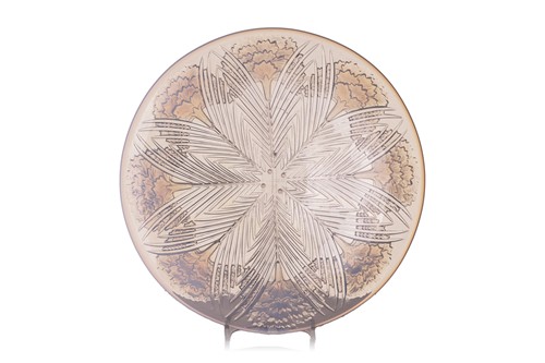 Lot 206 - Rene Lalique (French, 1869-1945), an Oeillets...