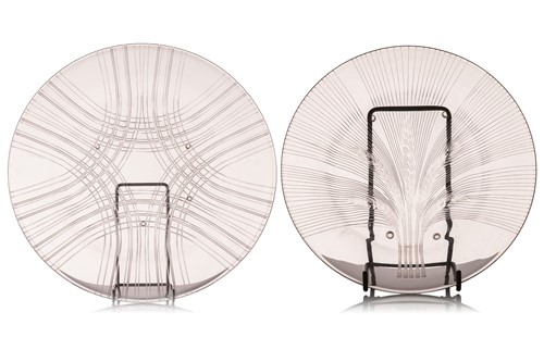 Lot 188 - A contemporary Lalique glass charger, with...