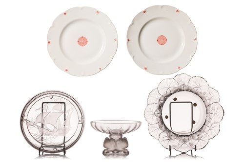 Lot 192 - A Lalique 'Nogent' glass comport decorated...