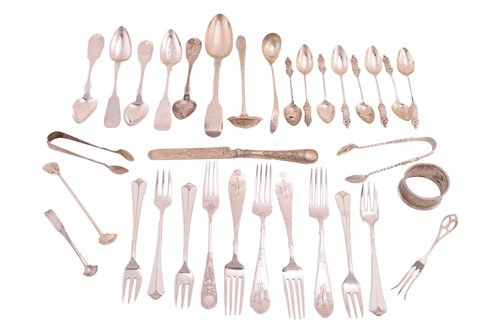 Lot 141 - A collection of silver and white metal...