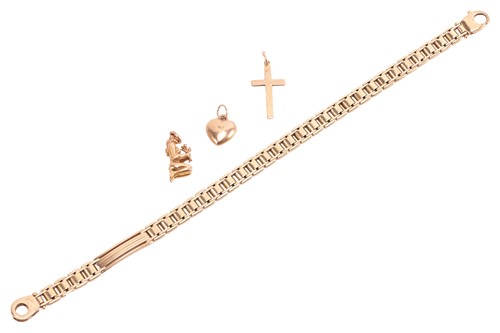 Lot 38 - A 9ct yellow gold flat link bracelet,...