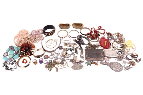 Lot 61 - A large quantity of silver and costume...