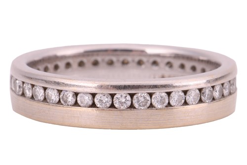 Lot 62 - An 18ct white gold diamond-set ring,...