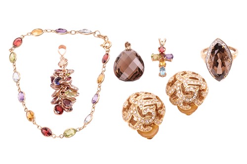 Lot 37 - A mixed lot of gem-set jewellery items,...