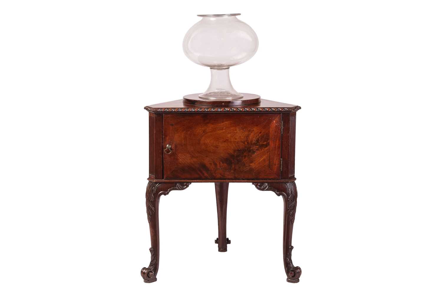 Lot 103 - Attributed to William Vile & John Cobb: an...
