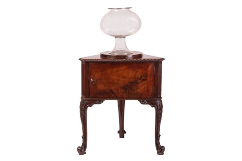 Lot 103 - Attributed to William Vile & John Cobb: an...