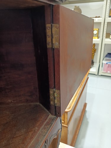 Lot 103 - Attributed to William Vile & John Cobb: an...