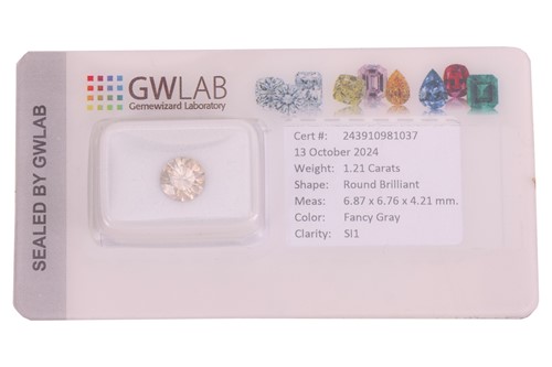 Lot 223 - A loose diamond, the round brilliant-cut...