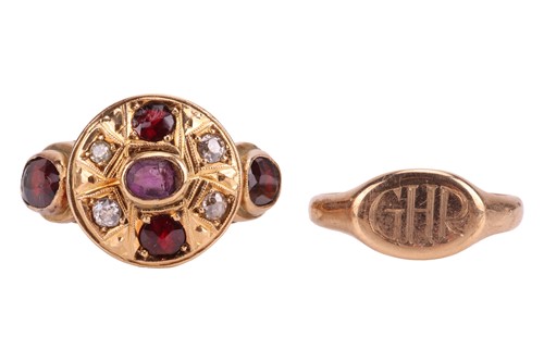Lot 152 - A gem-set cocktail ring with a 9ct gold signet...