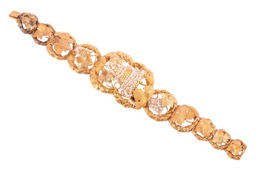 Lot 216 - An early 19th-Century bracelet of grape and...