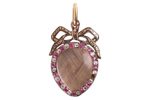 Lot 10 - A Late 18th-century miniature heart and bow...
