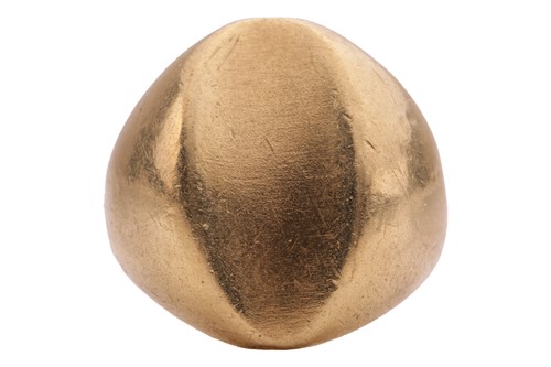 Lot 48 - A modernist ring, featuring a central concave...