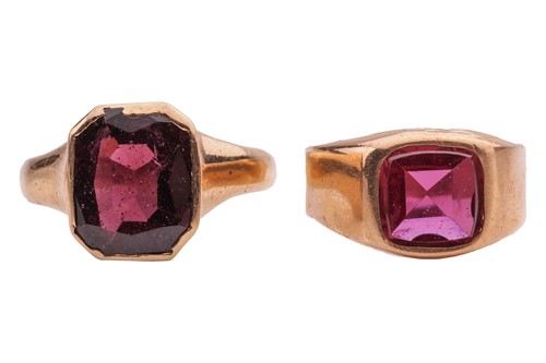 Lot 192 - Two gem-set signet rings; The first a...