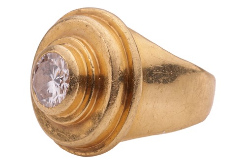 Lot 236 - A modernist diamond ring, featuring a central...