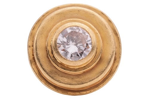 Lot 236 - A modernist diamond ring, featuring a central...