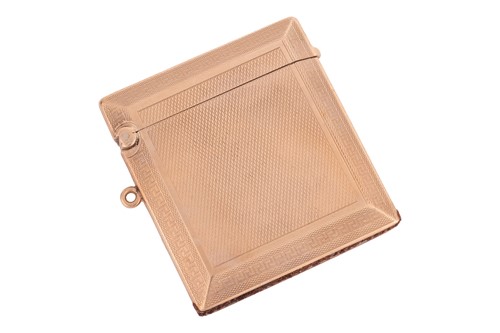 Lot 304 - A vesta case in 9ct gold, of rectangular form,...