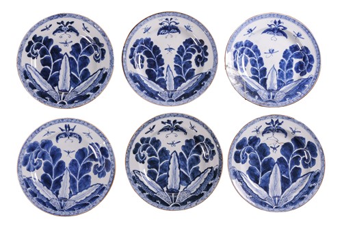 Lot 71 - A set of six Chinese Qianlong blue and white...