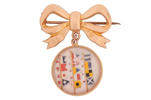 Lot 143 - Of nautical interest; an Essex crystal brooch...