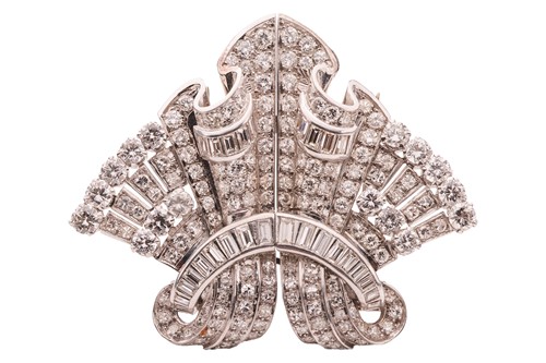 Lot 335 - An Art Deco diamond duette double clip brooch,...