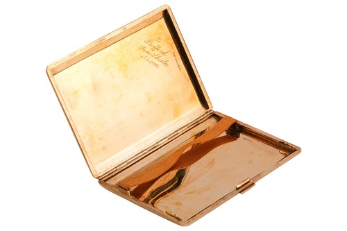 Lot 350 - A cigarette case in 9ct gold, of bevelled...