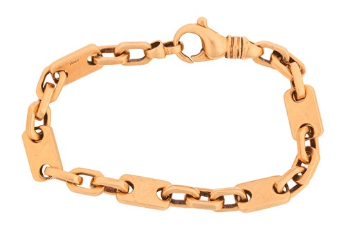 Lot 44 - A heavy cable link bracelet in 18ct yellow...